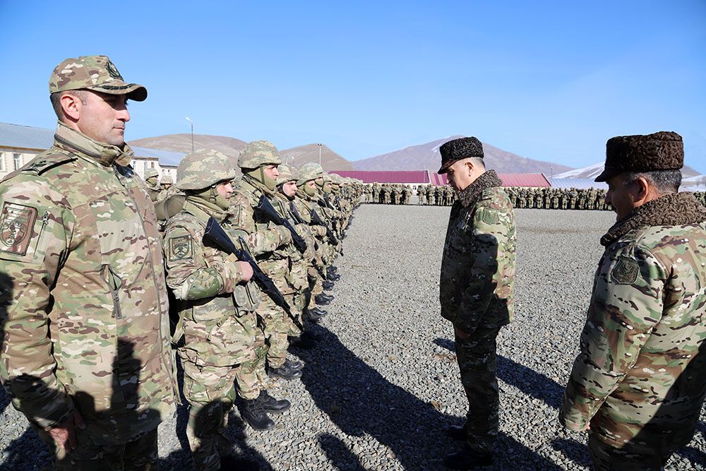 Azerbaijani first deputy defense minister inspects commando military units