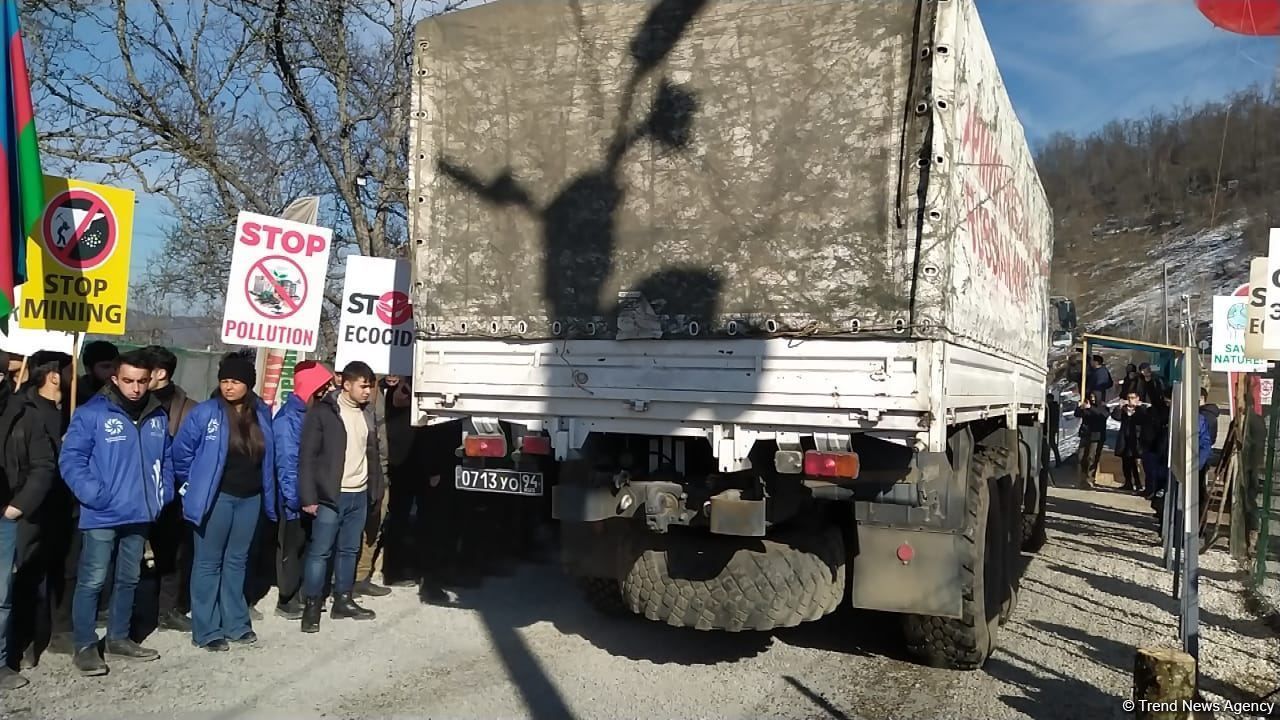 Day 38: Tens of vehicles pass through Lachin road [PHOTO/VIDEO]