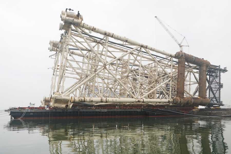 ACE platform jacket loaded onto barge for shipment [PHOTO] - Gallery Image