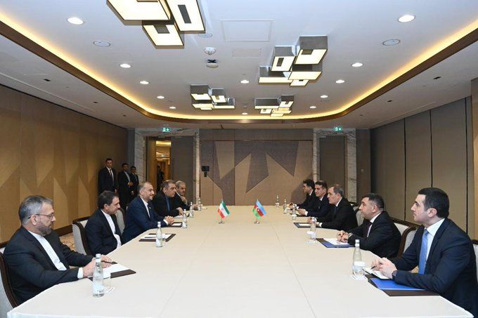 Azerbaijani, Iranian top diplomats discuss co-op amid meeting between presidential aide & Tehran envoy in Baku [PHOTO]