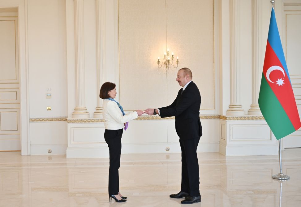 Azerbaijani president receives credentials of new French ambassador [UPDATE]
