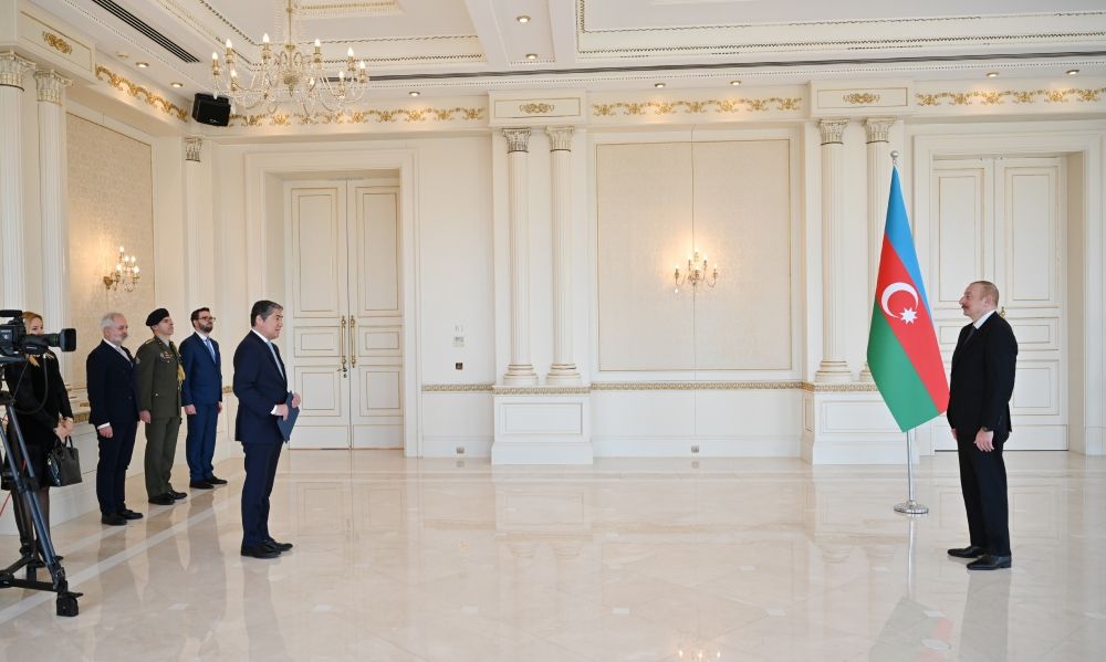 Azerbaijani president receives credentials of Greek ambassador [UPDATE]