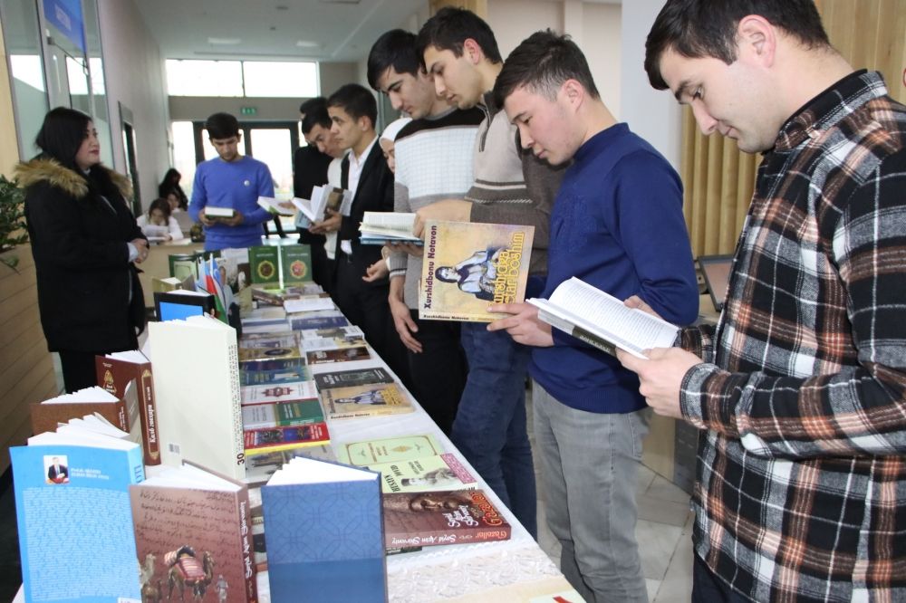 Azerbaijani Culture Center presents books to Uzbek National Library, regions [PHOTO] - Gallery Image