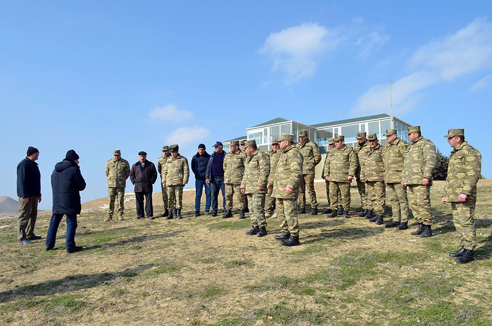 British specialists holding training courses in Azerbaijani army [PHOTO]
