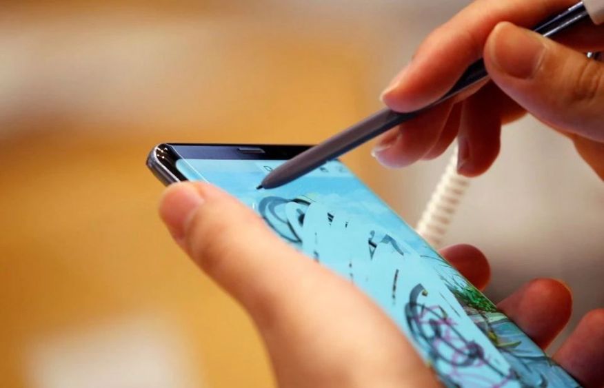 Ideal smartphone battery capacity named by expert