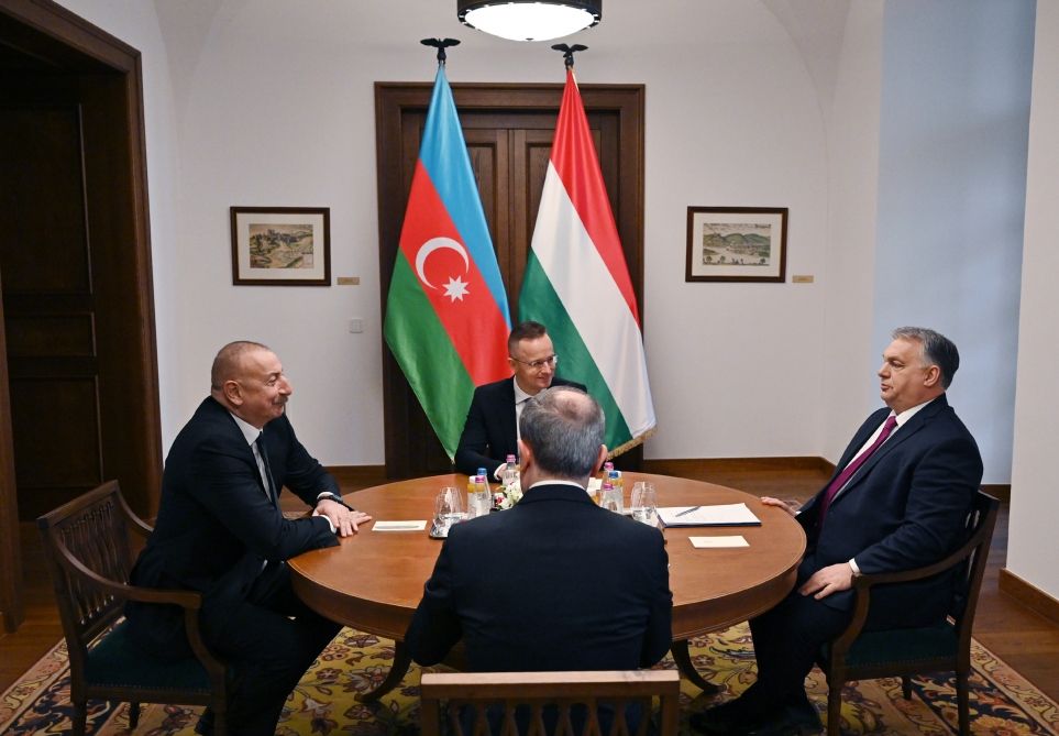 President Ilham Aliyev, Hungarian Prime Minister Viktor Orban meet in limited format [PHOTO/VIDEO]