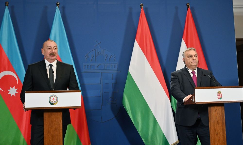 President Ilham Aliyev, Hungarian PM make press statements [UPDATE]