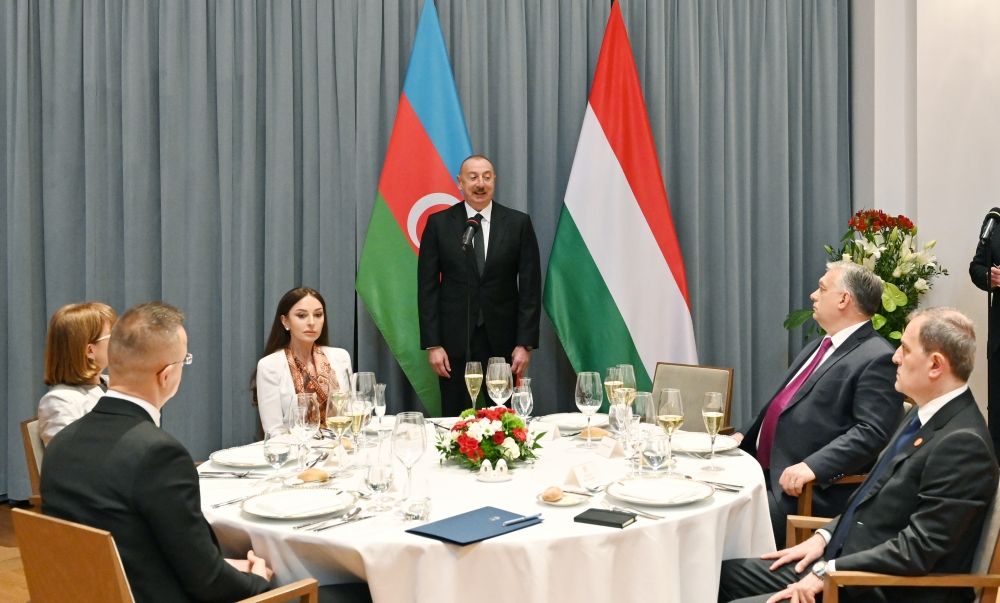 Official dinner hosted in honor of President Ilham Aliyev, First Lady Mehriban Aliyeva [UPDATE]
