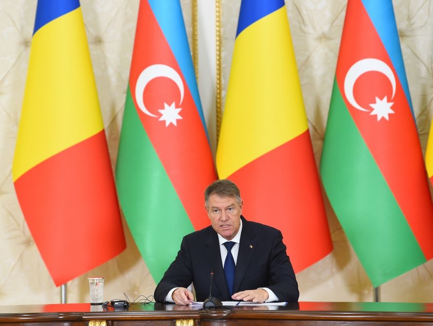 Azerbaijani gas & electricity to contribute to EU's energy security - Romanian president