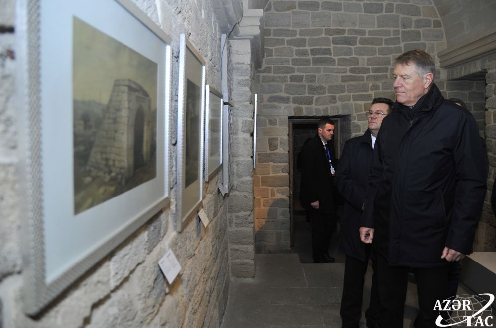 Romanian president gets acquainted with Azerbaijani culture [PHOTO] - Gallery Image