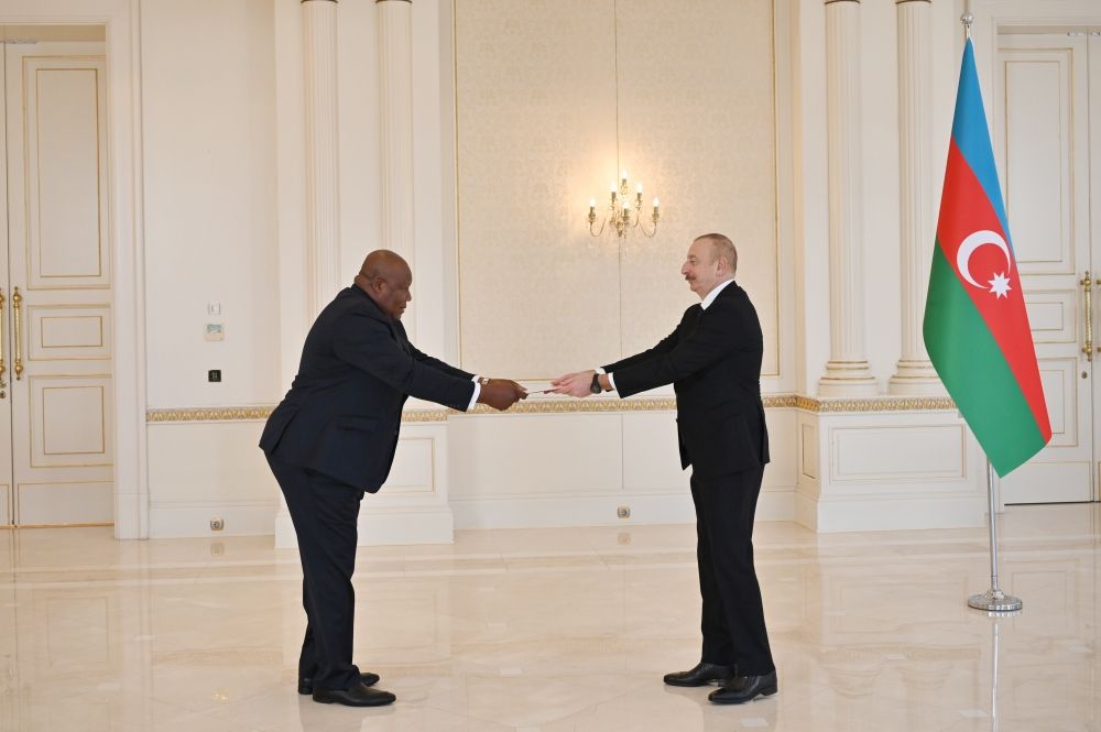 President Ilham Aliyev receives credentials of incoming ambassador of Congo [UPDATE]