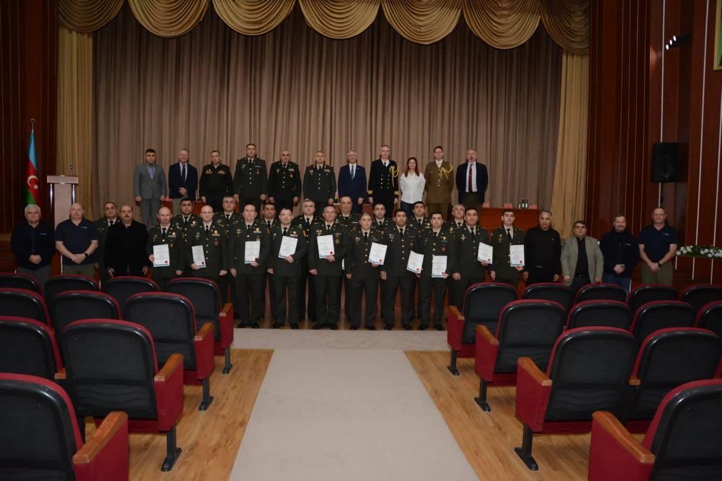 British envoy presents certificates to Azerbaijani military trained UK specialists [PHOTO]