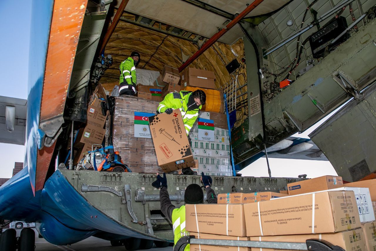 Humanitarian aid plane reaches Turkiye following instructions by Azerbaijan's First Lady [PHOTO/VIDEO] - Gallery Image