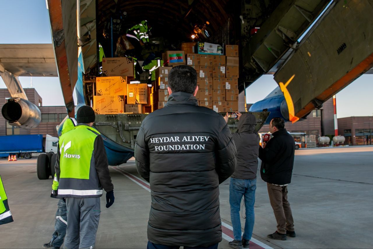 Humanitarian aid plane reaches Turkiye following instructions by Azerbaijan's First Lady [PHOTO/VIDEO] - Gallery Image