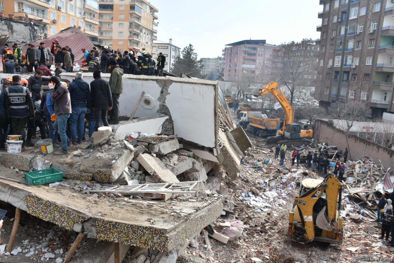Azerbaijani rescuers continue operations in earthquake-hit Turkiye [VIDEO]