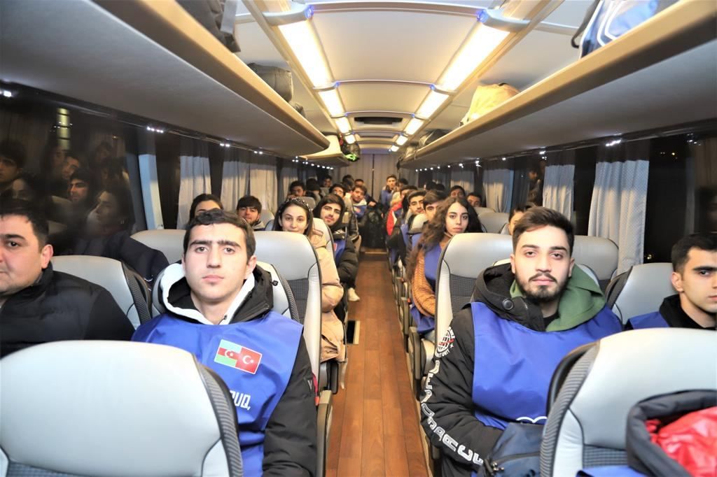 Azerbaijani young volunteers dispatched to Turkiye's quake-hit regions for relief efforts - Gallery Image