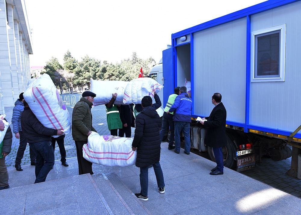 Azerbaijan's Sumgayit dispatches humanitarian aid to Turkiye [PHOTO]