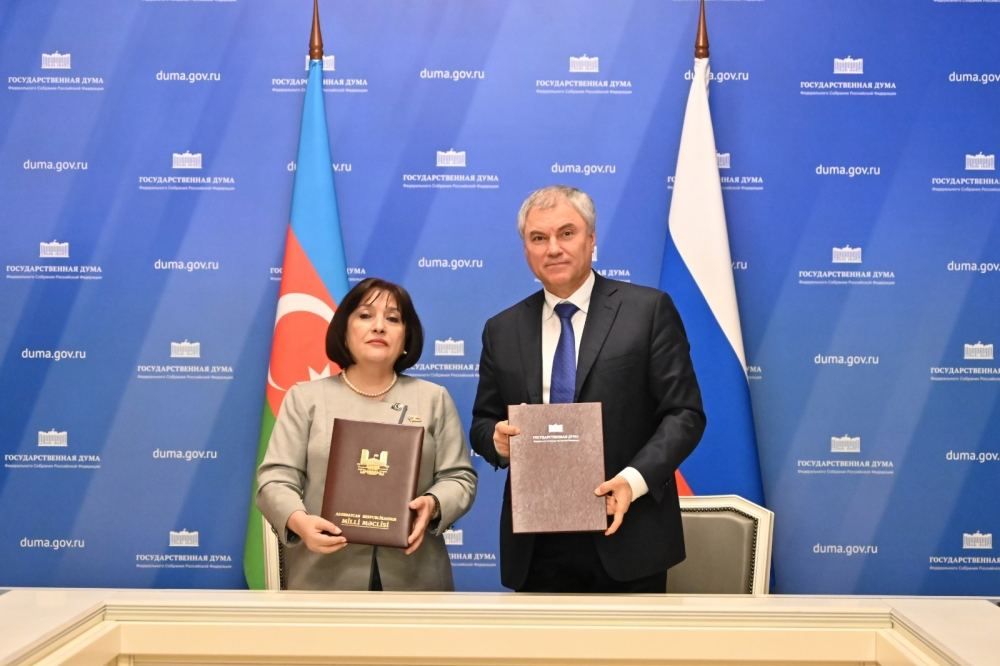 Azerbaijani, Russian Speakers sign co-op agreement [PHOTO]