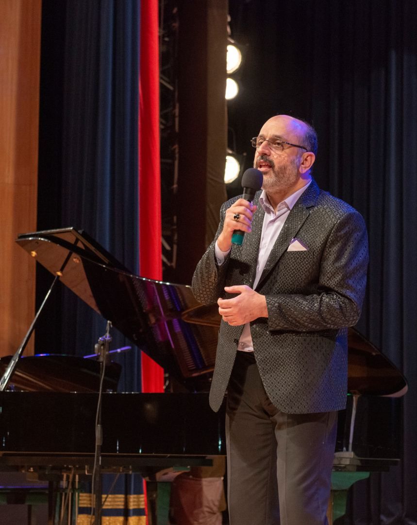 Azerbaijan singer puts off scheduled concert due to quake in Turkiye