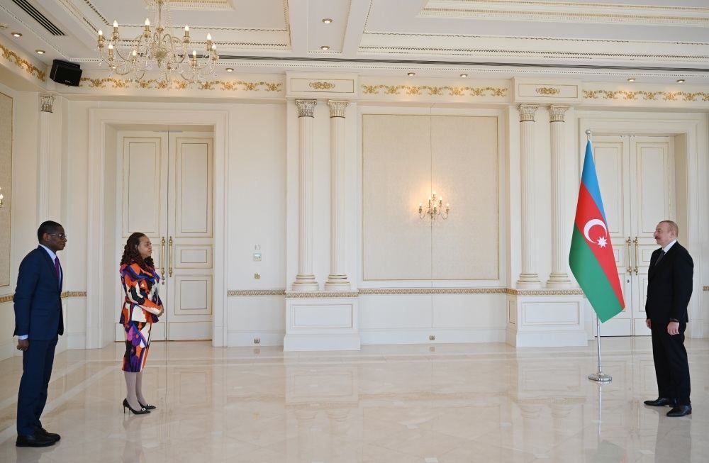 President Ilham Aliyev accepts credentials of incoming ambassador of Ghana [UPDATE]