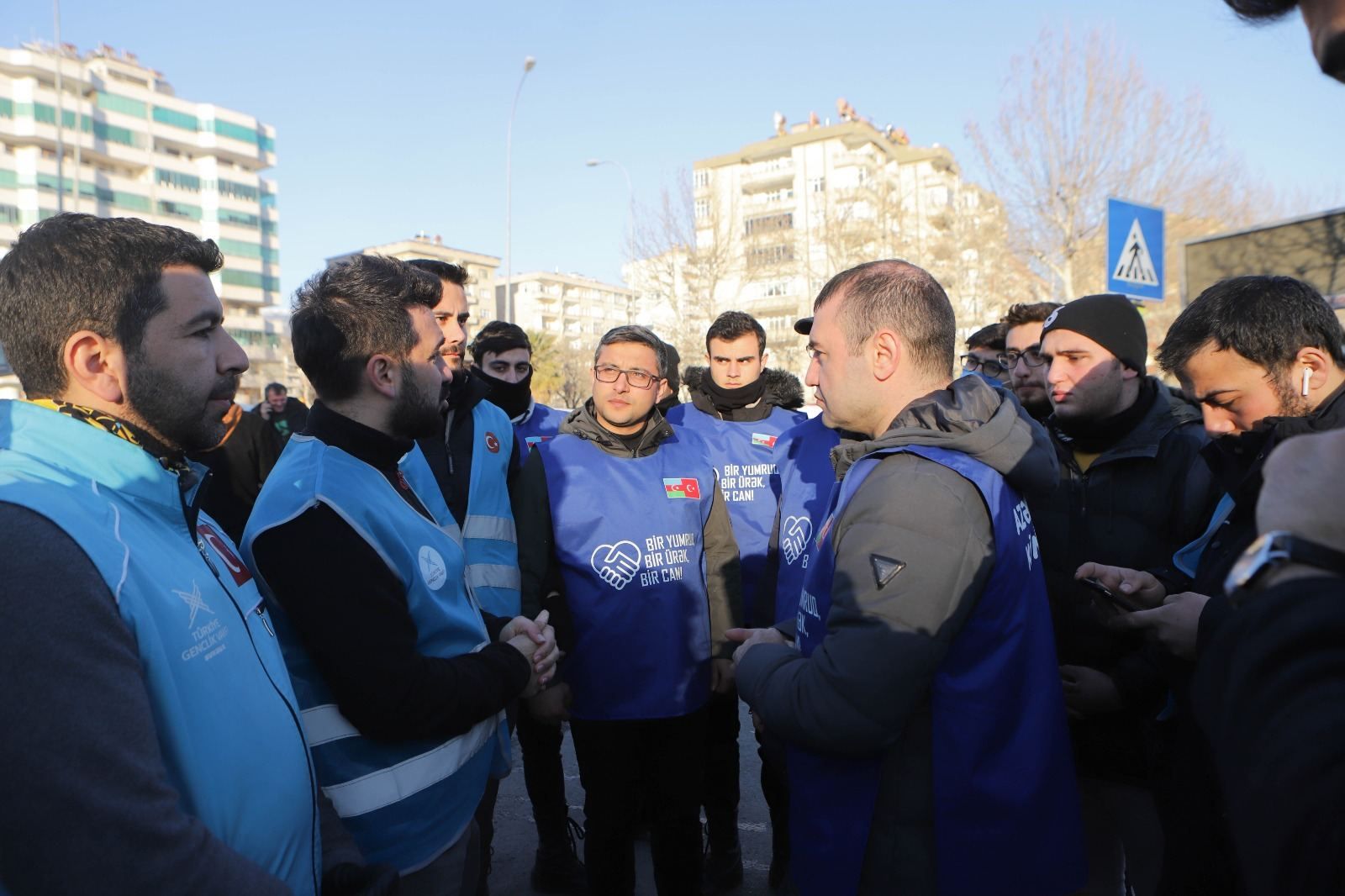 Azerbaijani rescuers & volunteers continue search-aid operations in quake-hit region of Turkiye [PHOTO/VIDEO]