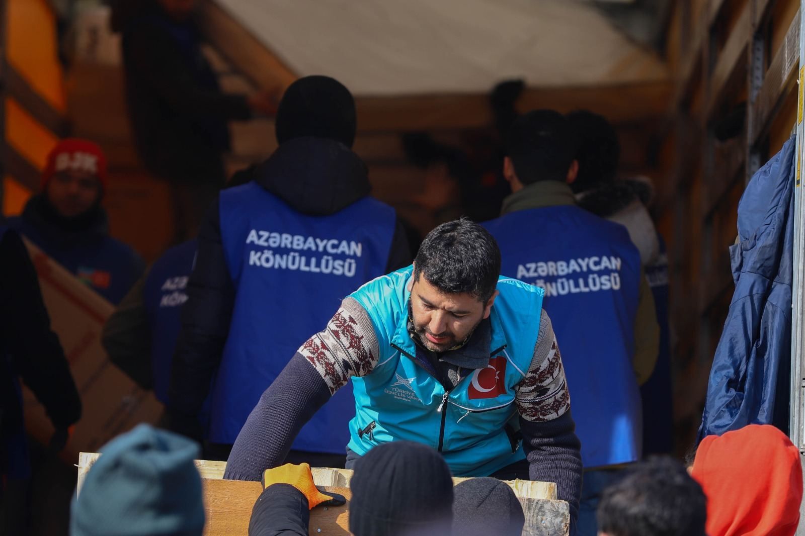 Azerbaijani rescuers & volunteers continue search-aid operations in quake-hit region of Turkiye [PHOTO/VIDEO] - Gallery Image