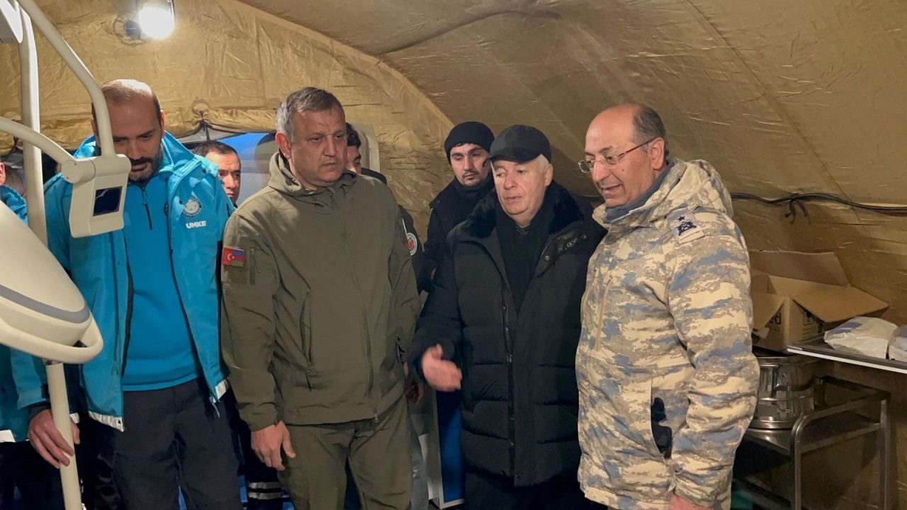 Turkish officials visit Azerbaijani mobile field hospital in quake zone [PHOTO/VIDEO] - Gallery Image