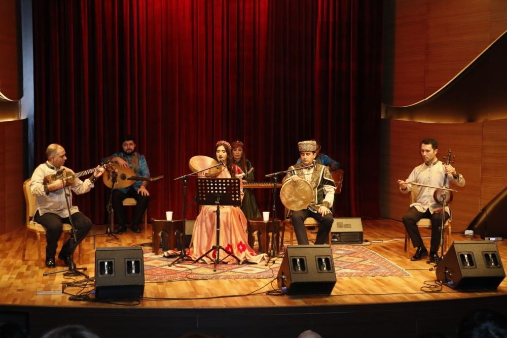 Magnificent mugham music charms listeners at Mugham Centre [PHOTO]