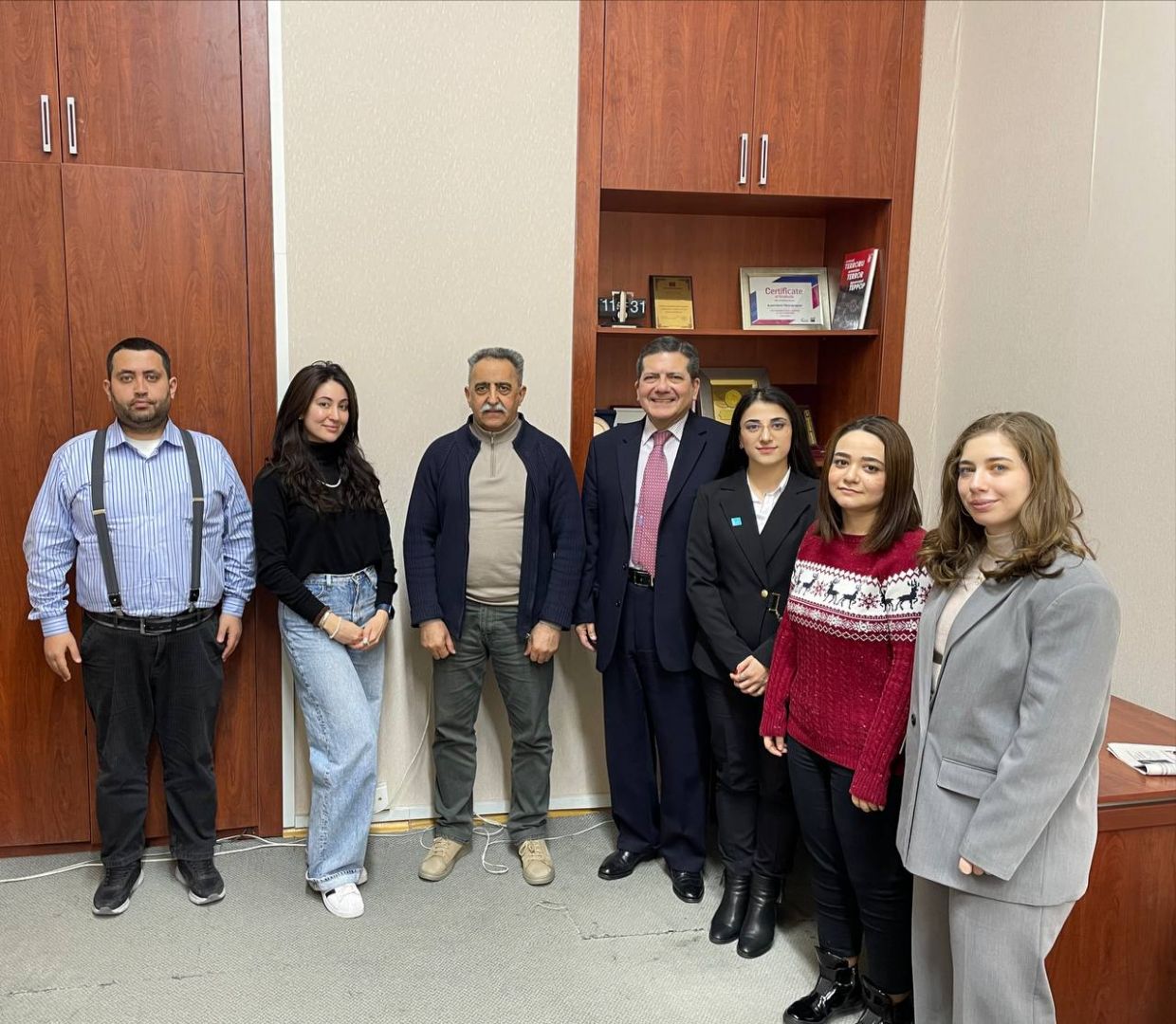 Chilean Charge d’Affaires makes surprise visit to AzerNews' editorial office - Gallery Image