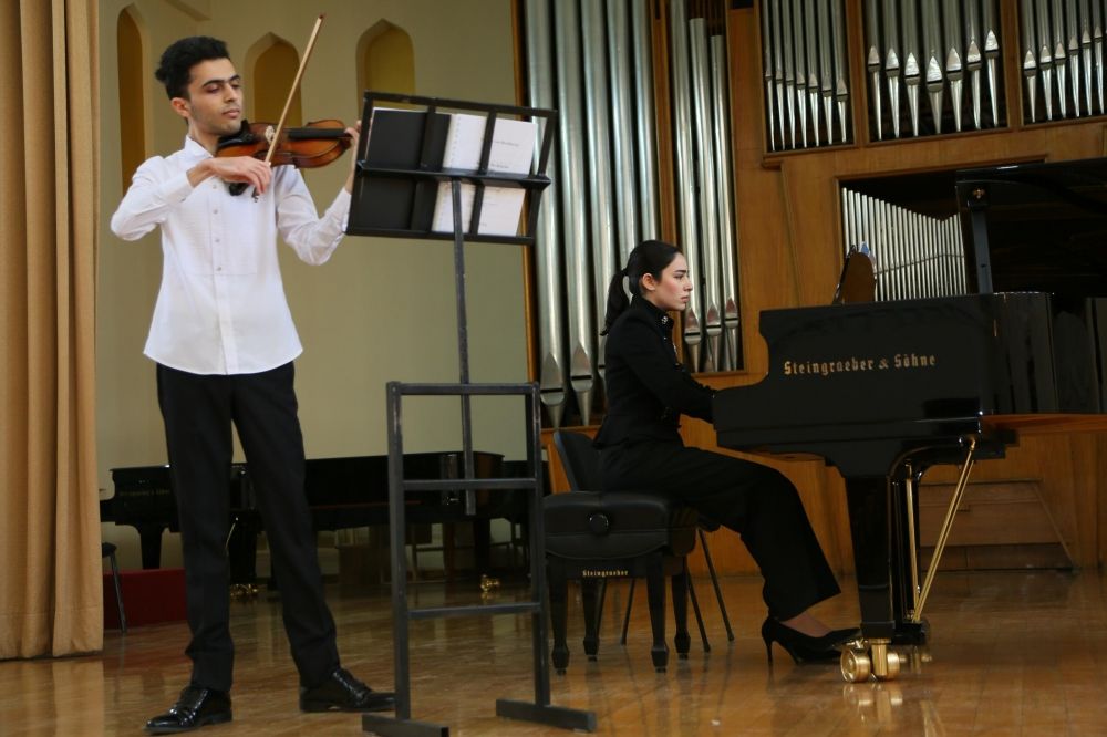 Baku Music Academy pay tribute to Khojaly massacre victims [PHOTO]
