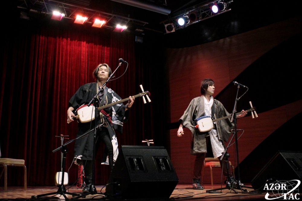 Japanese rock band leaves crowd in awe [PHOTO]