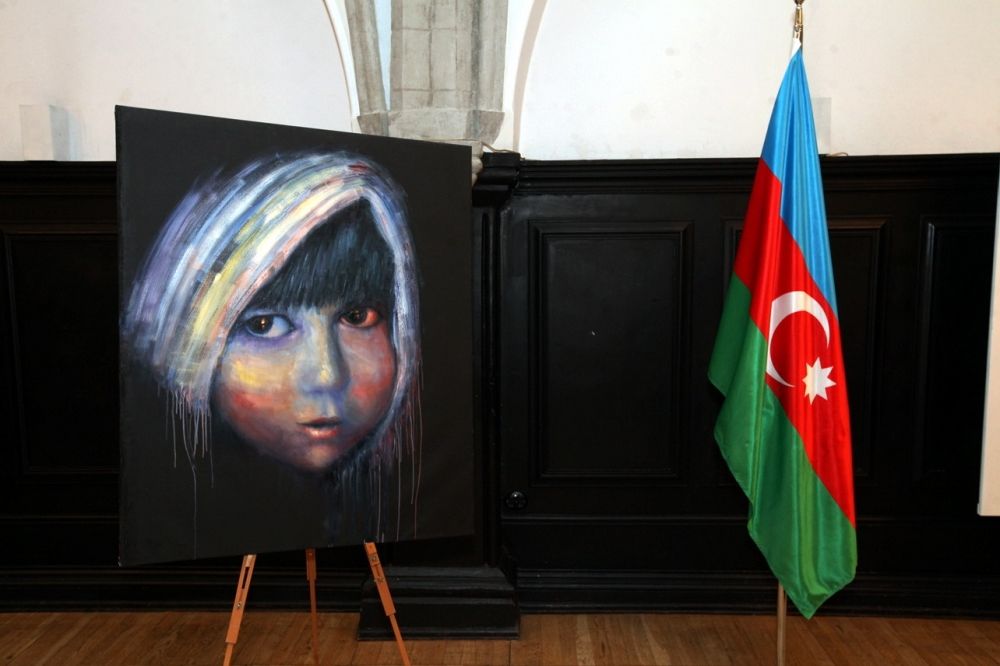 Azerbaijani artist presents his art works in Estonia [PHOTO]