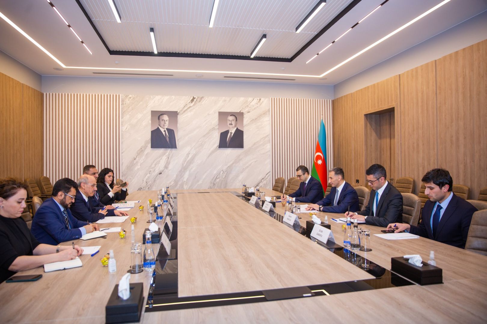 Azerbaijan & IsDB discuss cloud technologies [PHOTO]
