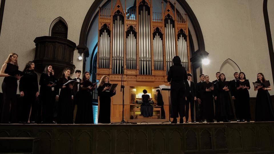 Philharmonic Hall hosts evening of organ music [PHOTO]