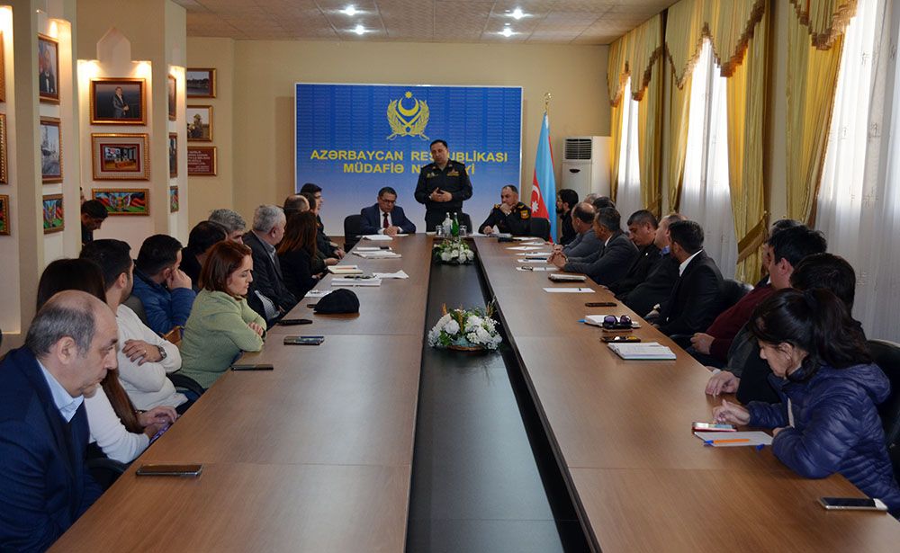 Azerbaijani Defense Ministry holds a meeting with media reps on writing best article on military patriotism