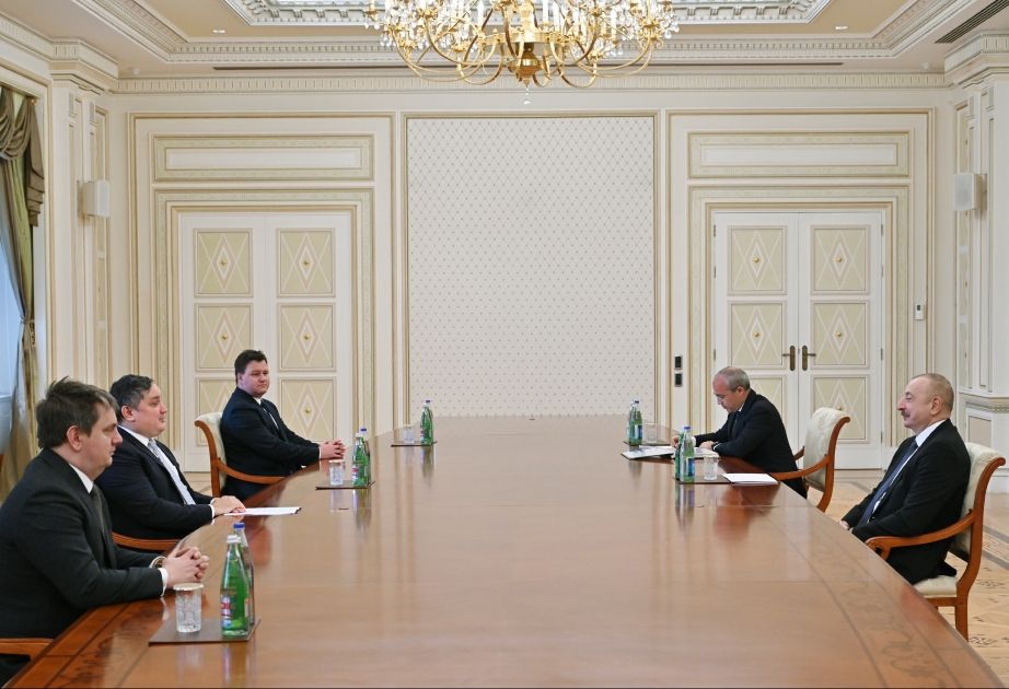 President Ilham Aliyev receives minister of economic development of Hungary [UPDATE]