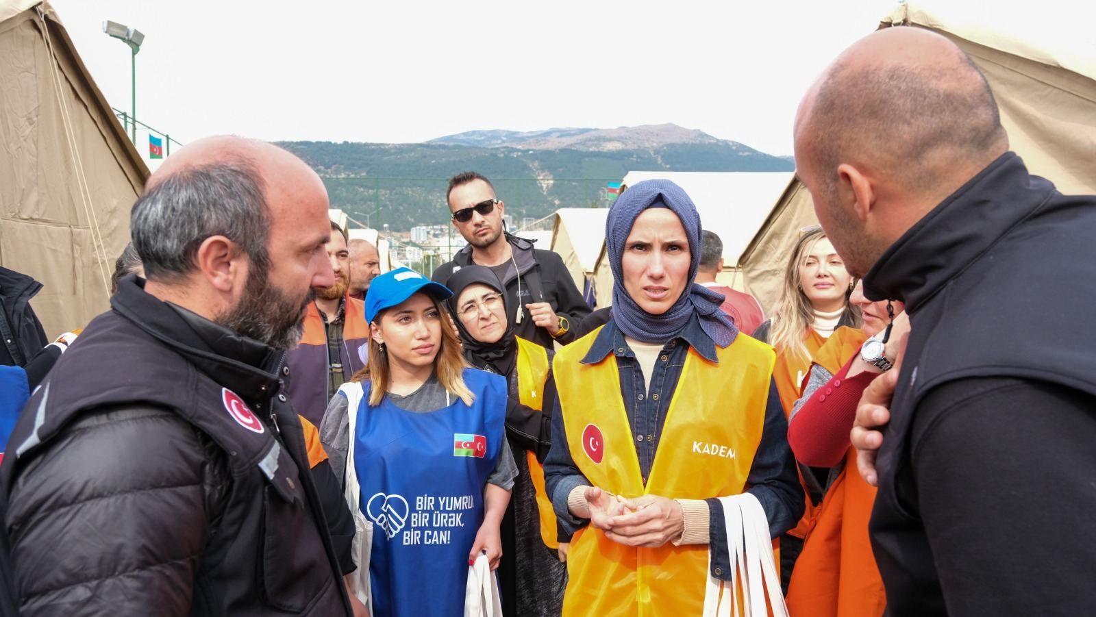 Azerbaijani volunteers present gifts to women in quake-hit Turkiye