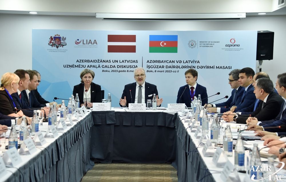 Latvian president meets with Azerbaijani and Latvian businessmen in Baku [PHOTO]