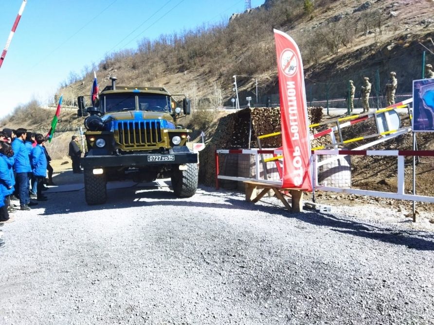 Some 33 peacekeepers' vehicles pass through Lachin Road [PHOTOS]