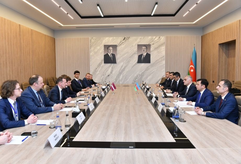 Azerbaijan & Latvia discuss coop on transport