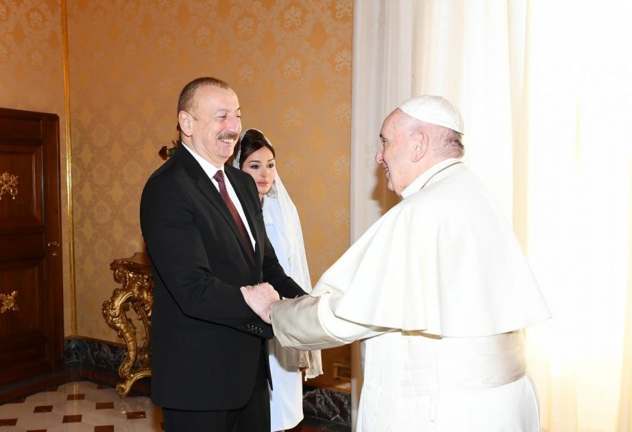 Azerbaijani president congratulates Pope Francis on Election Anniversary