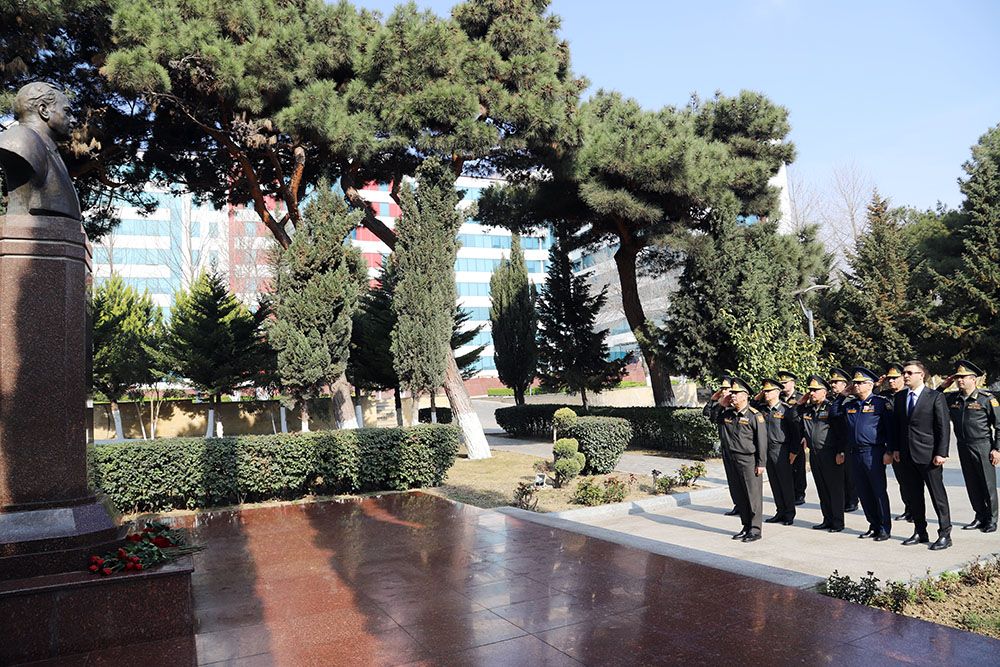 Azerbaijani military top brass visits hospital on Novruz holiday [PHOTOS/VIDEO] - Gallery Image