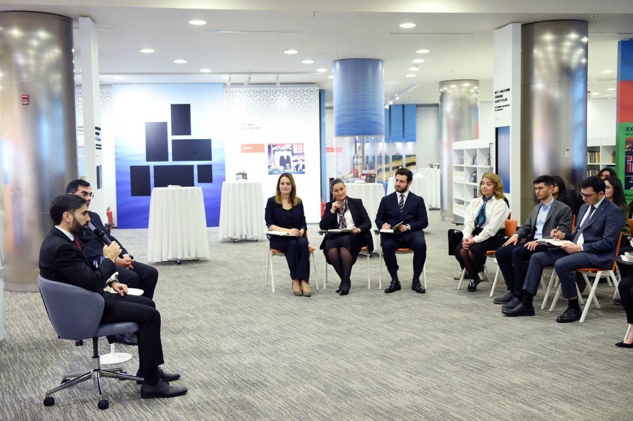 SOCAR President holds meeting with young people selected for Young Talents Program [PHOTOS]