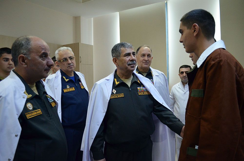Azerbaijani military top brass visits hospital on Novruz holiday [PHOTOS/VIDEO] - Gallery Image