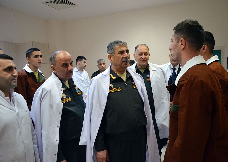 Azerbaijani military top brass visits hospital on Novruz holiday [PHOTOS/VIDEO]