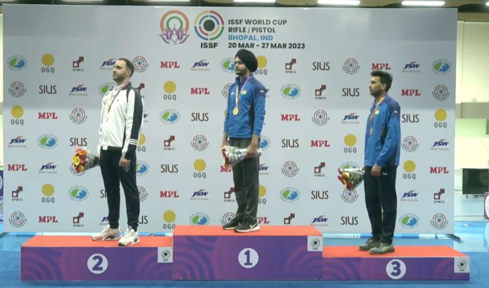 Azerbaijani shooter Ruslan Lunev win silver medal in India [PHOTOS]