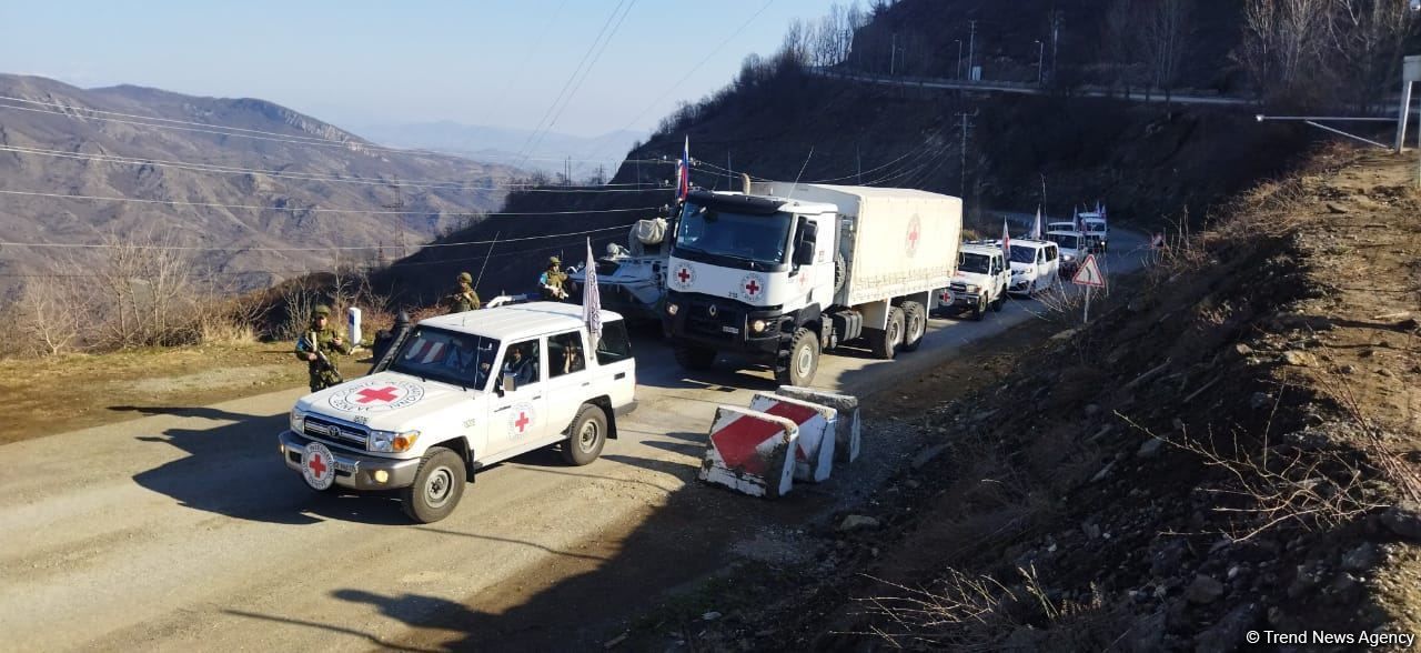 Seven ICRC cars and one truck pass through Lachin-Khankendi road amidst protests [PHOTOS] - Gallery Image