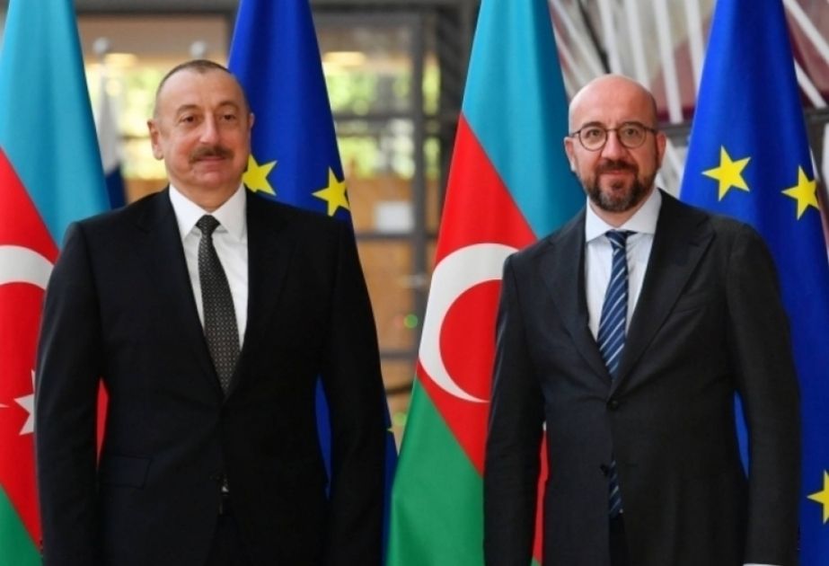 Azerbaijani president updates Charles Michel on Lachin-Khankandi road situation