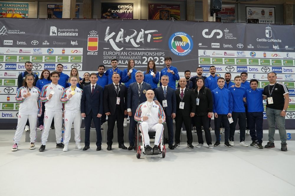 Los karatecas azerbaiyanos consiguen ocho medallas en España [PHOTOS]