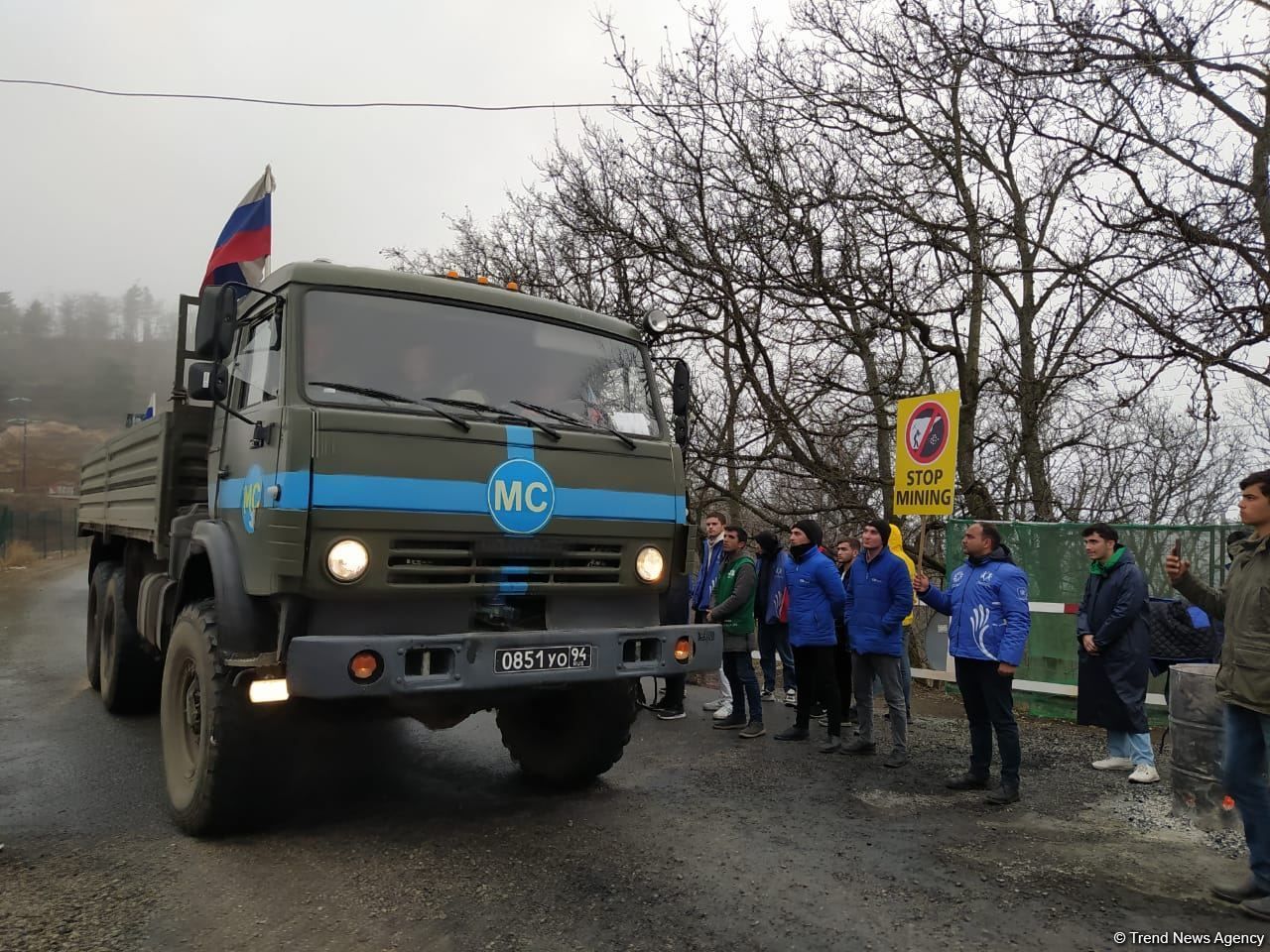 Day 106: peaceful protests make no hindrance to vehicles moving on Lachin-Khankandi road